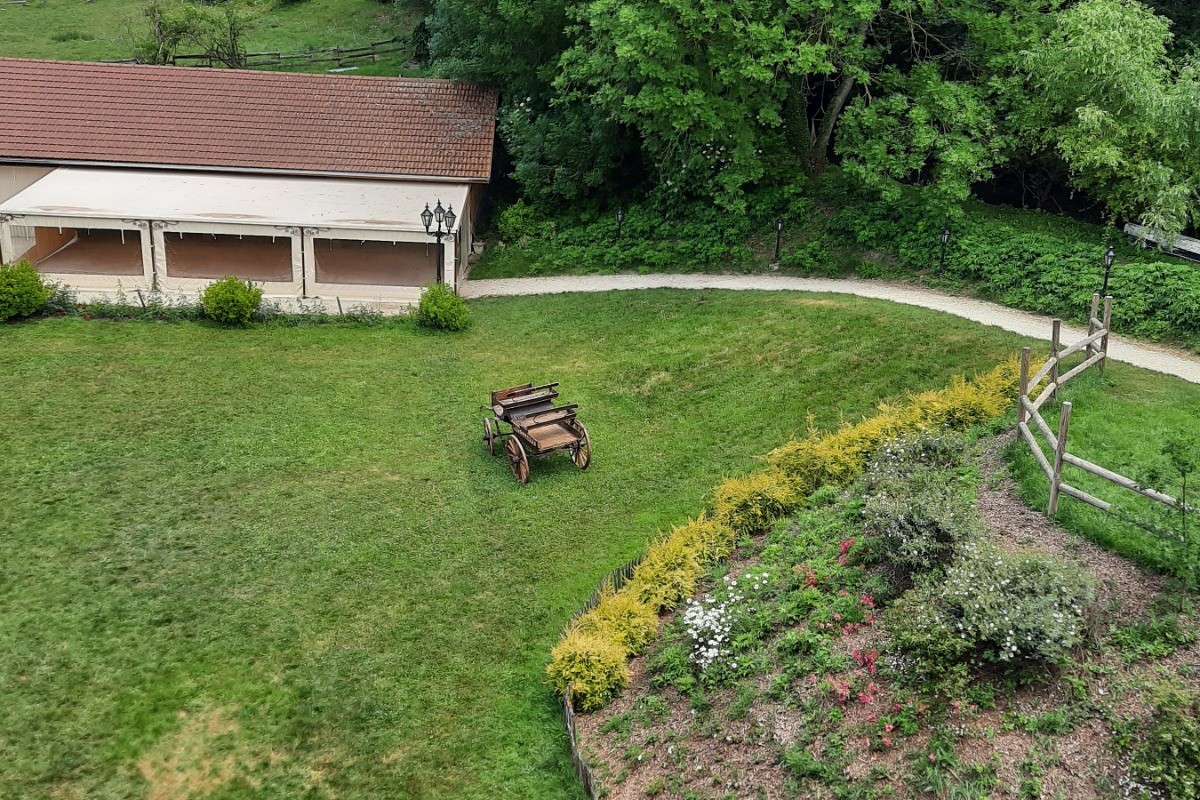 Gîte Moulin Piongo - Grande capacité et évènements mariages - salle sous chapiteau