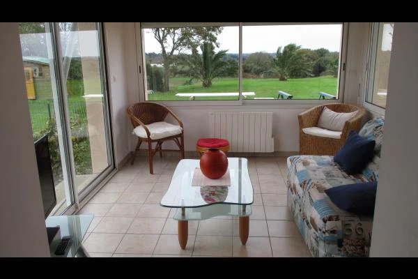 LE MARREC Location Trélevern espace salon