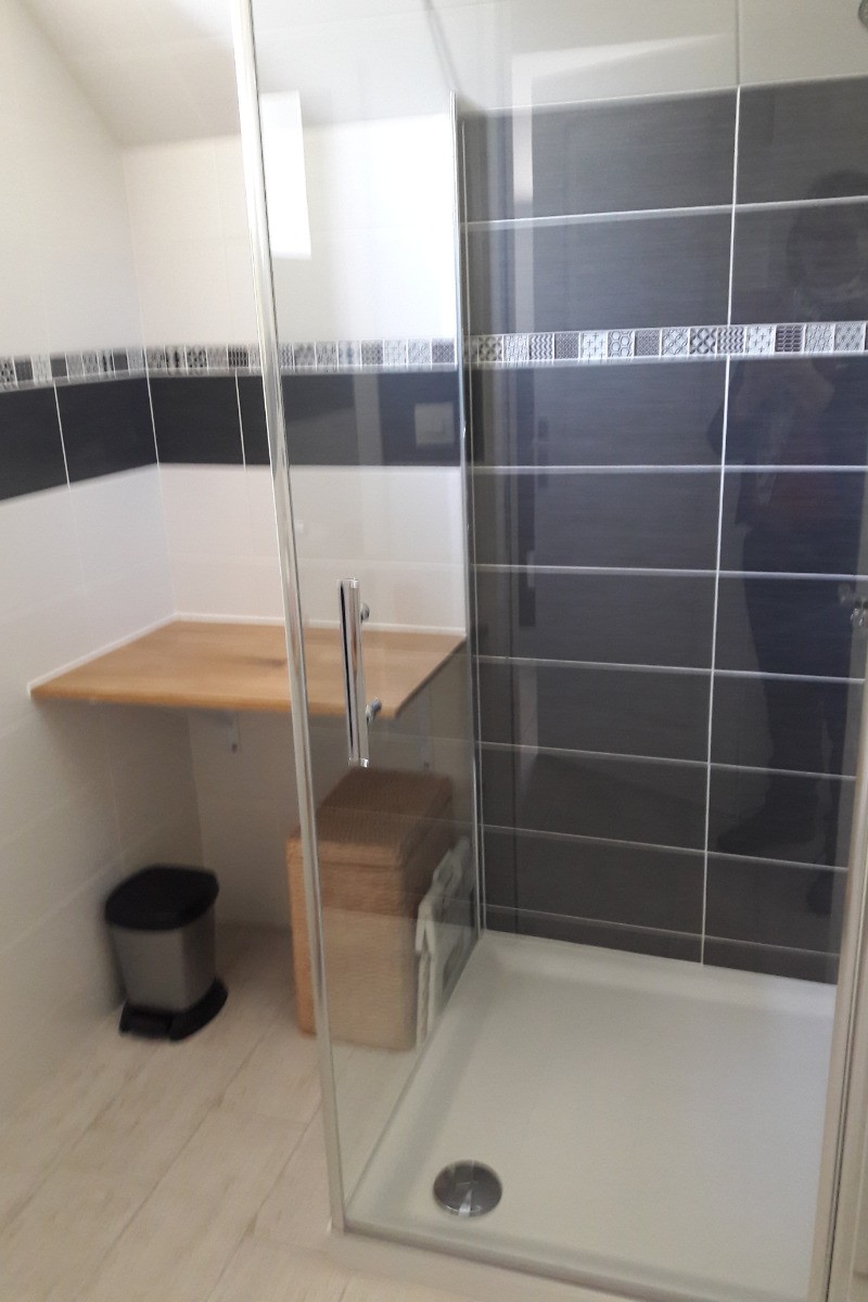 salle de douche de 0,90 m x 1m