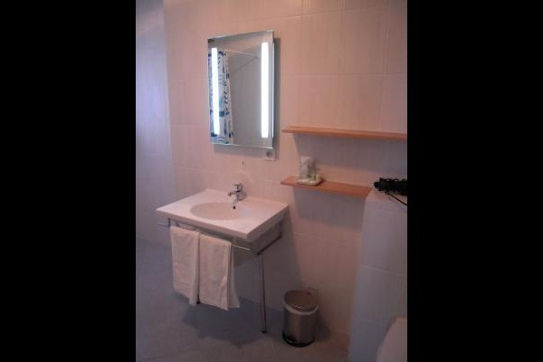 Lavabo chambre 5