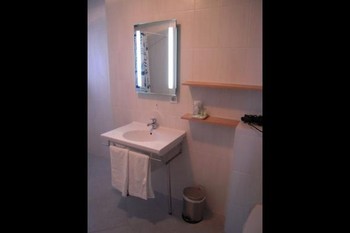 Lavabo chambre 5