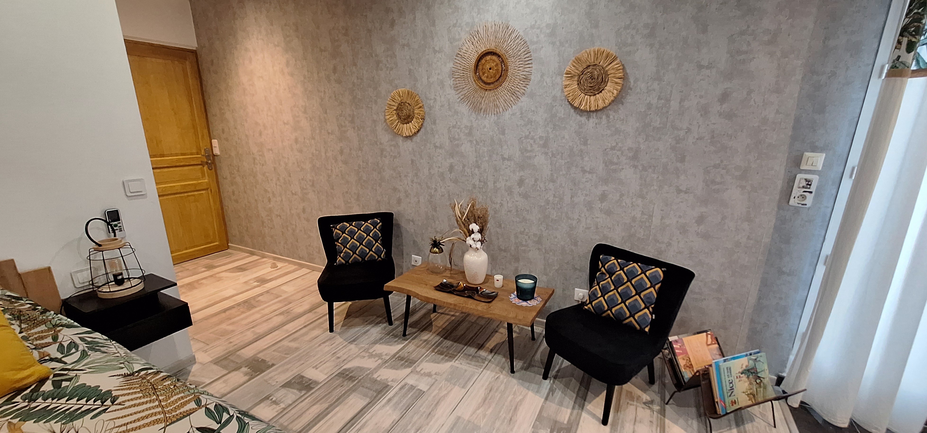 entrée + intérieur chambre