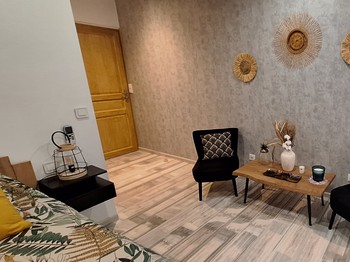 entrée + intérieur chambre