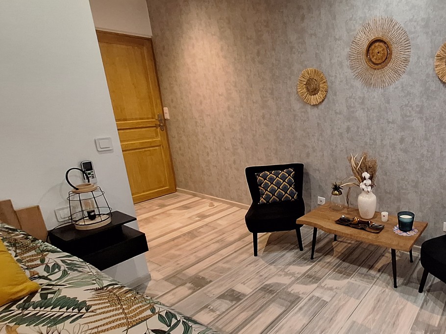 entrée + intérieur chambre