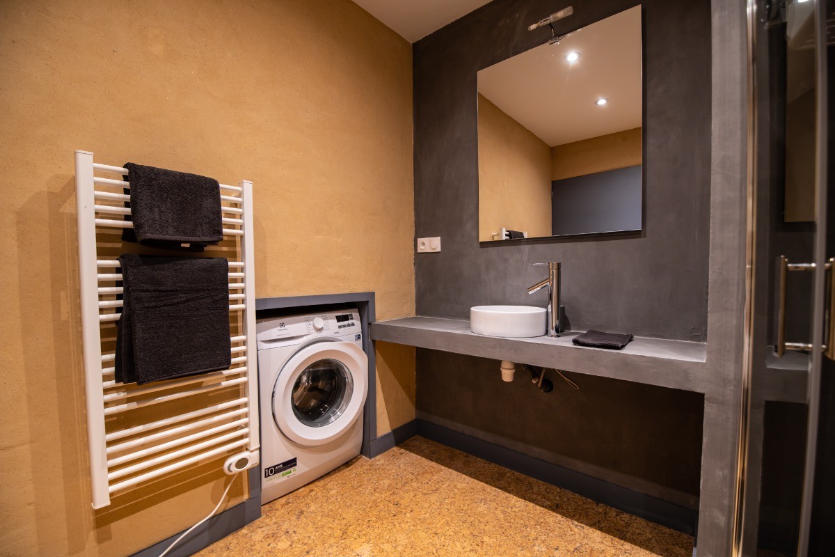 Halte Air et Go/ Cheval blanc/ SDD du rez