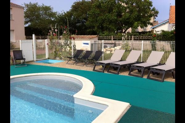 Piscine chauffée et sécurisée de la résidence LES TREMIERES à Bourcefranc le Chapus en Charente maritime