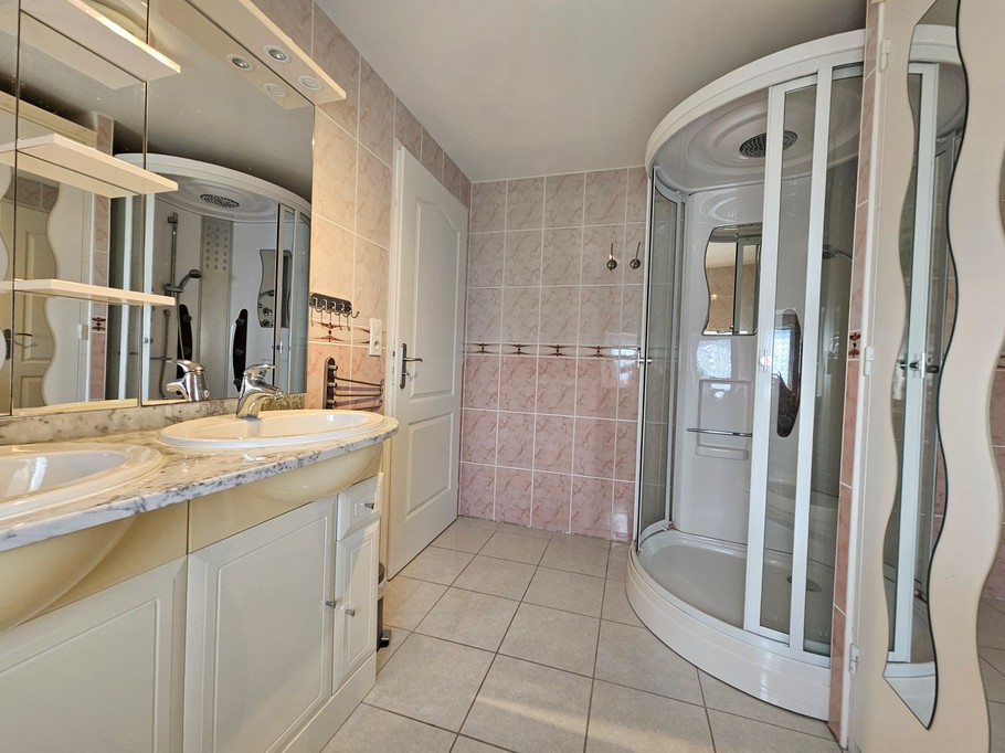 salle d'eau rez de chaussée