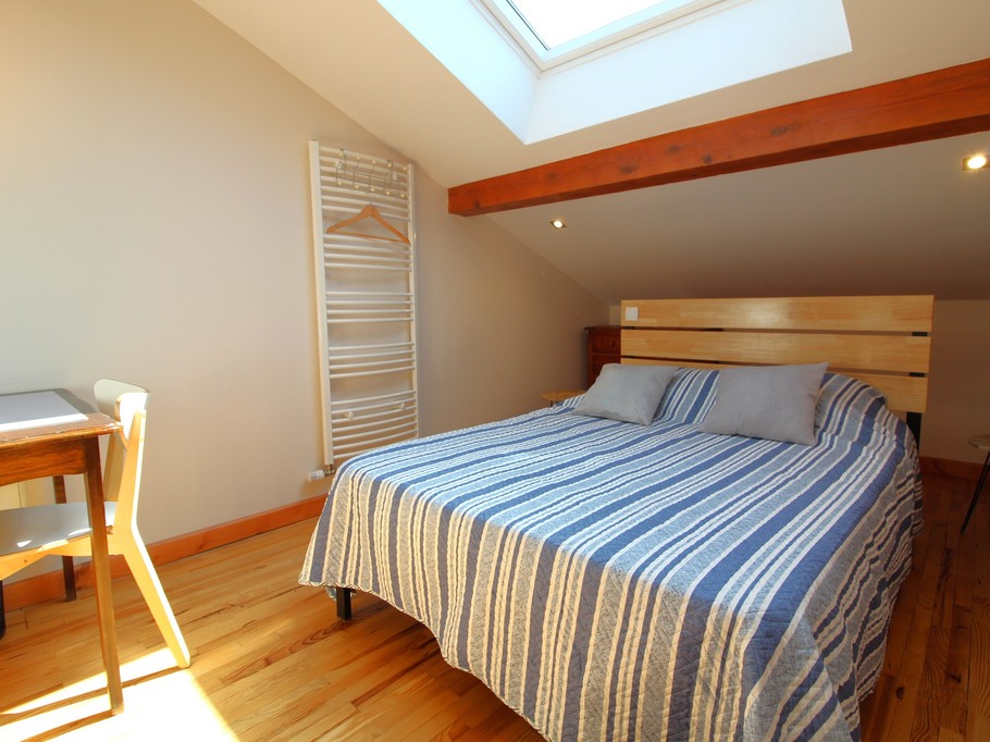 Chambre n°5 - Terrasse - Gîte de groupe Le Clos du Sapin Bleu à Saint-Dié-des-Vosges, Nature&Convivialité