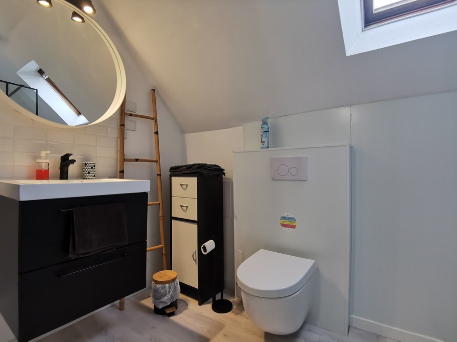 A l'étage, SDE avec WC