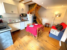 Pièce de vie cuisine équipée