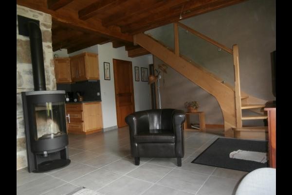 Salon avec poêle à bois  gîte de Trézagou St Céré LOT 46400