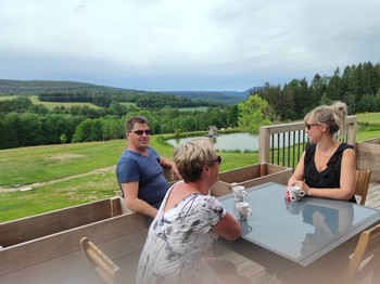 terrasse - ecureuil - nature cottage vosges