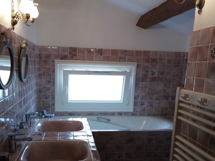 Salle de bain à l'étage