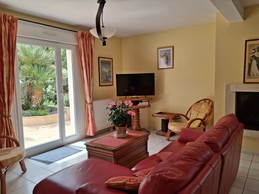 Living room with garden view