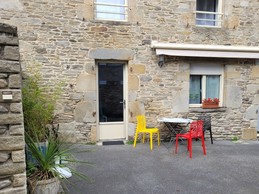 Clévacances - MAISON POUR 2 PERSONNES CENTRE ST CAST (5 minutes à pieds plage) COTES D'ARMOR - BRETAGNE - terrasse