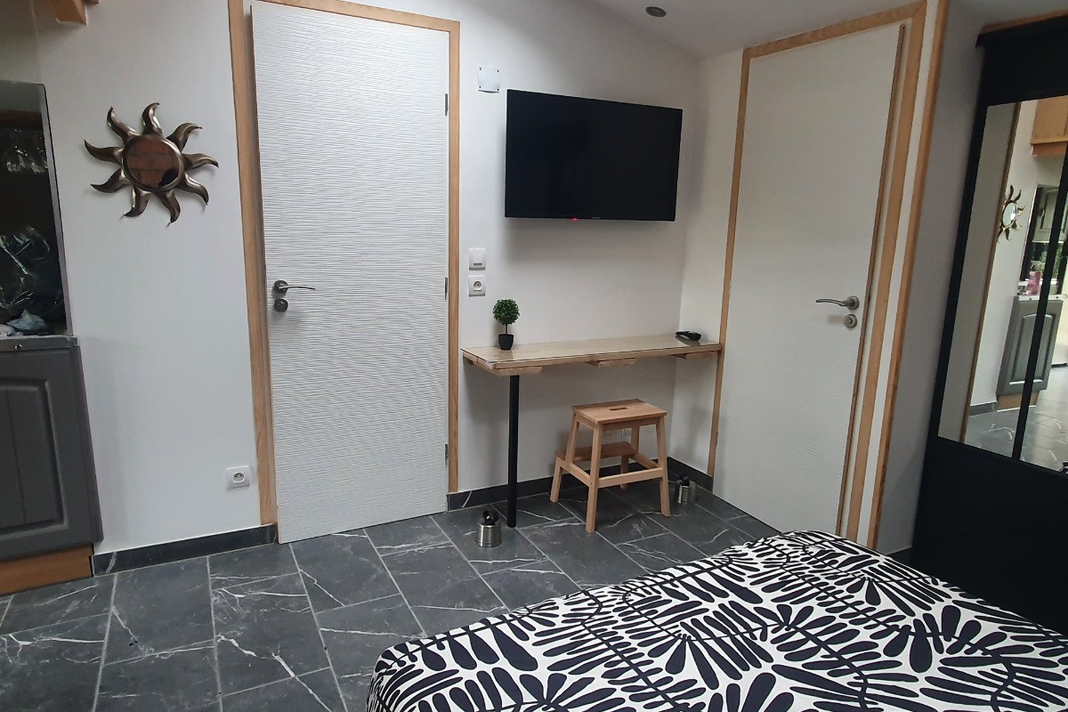 Télévision et accès sanitaires - Chalet confort "La Casetta" à proximité d'Epinal