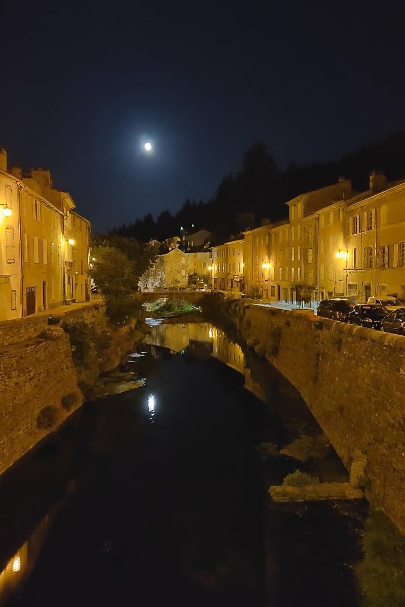 Le village de St André de Valborgne la nuit
