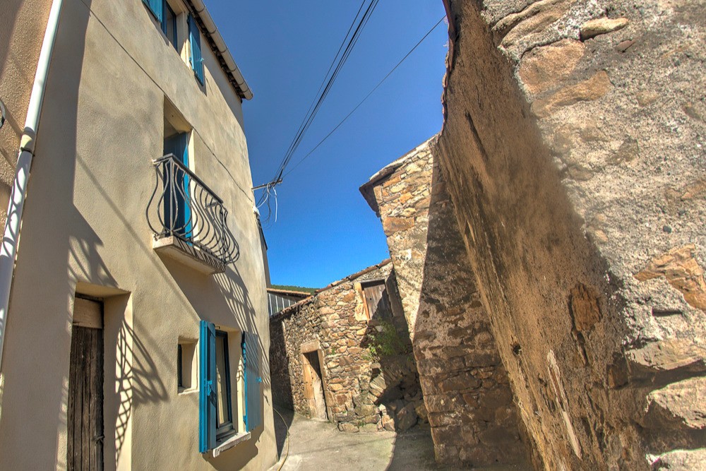 MAISON DE VILLAGE DU 18ÈME ENTRE LE SALAGOU ET LE PARC RÉGIONAL DES MONTS D'ORB