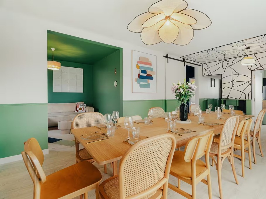 Séjour spacieux pour vos grandes tablées