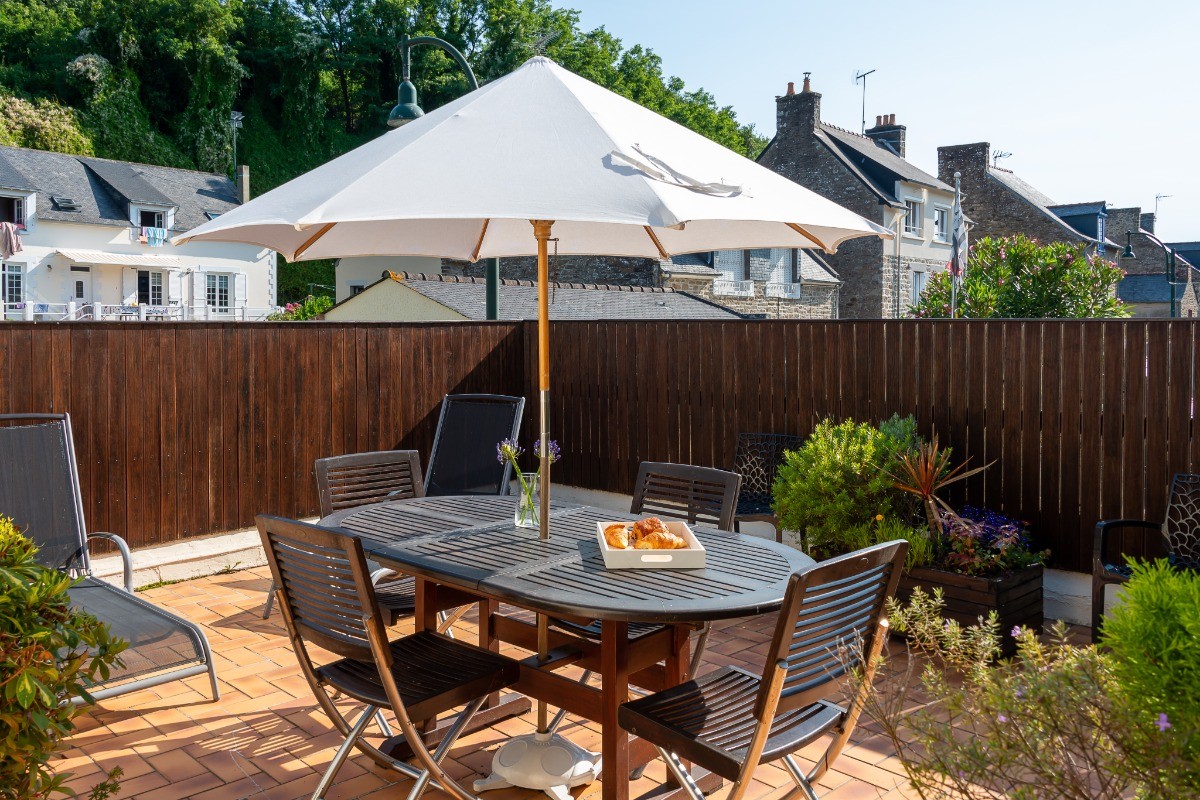 Terrasse côté rue arrière