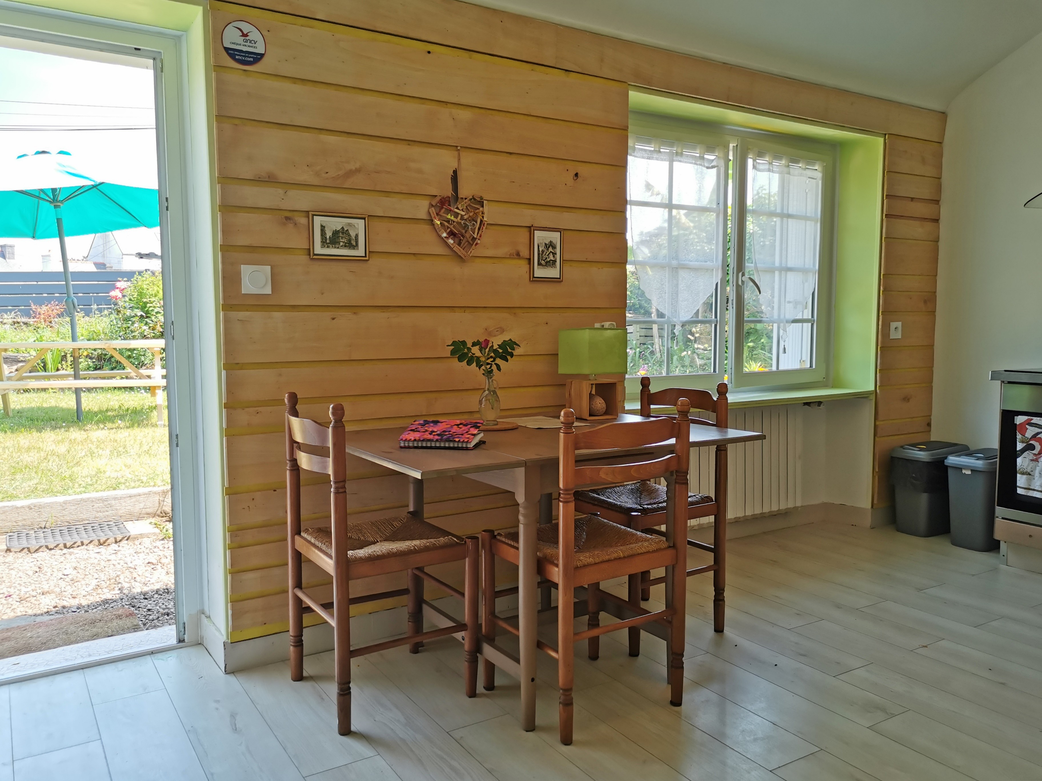 Living room-kitchen