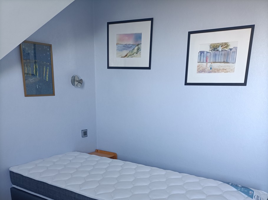 Literie changée en 10/2025 : 2 lits 80 x 200 dont 1 gigogne