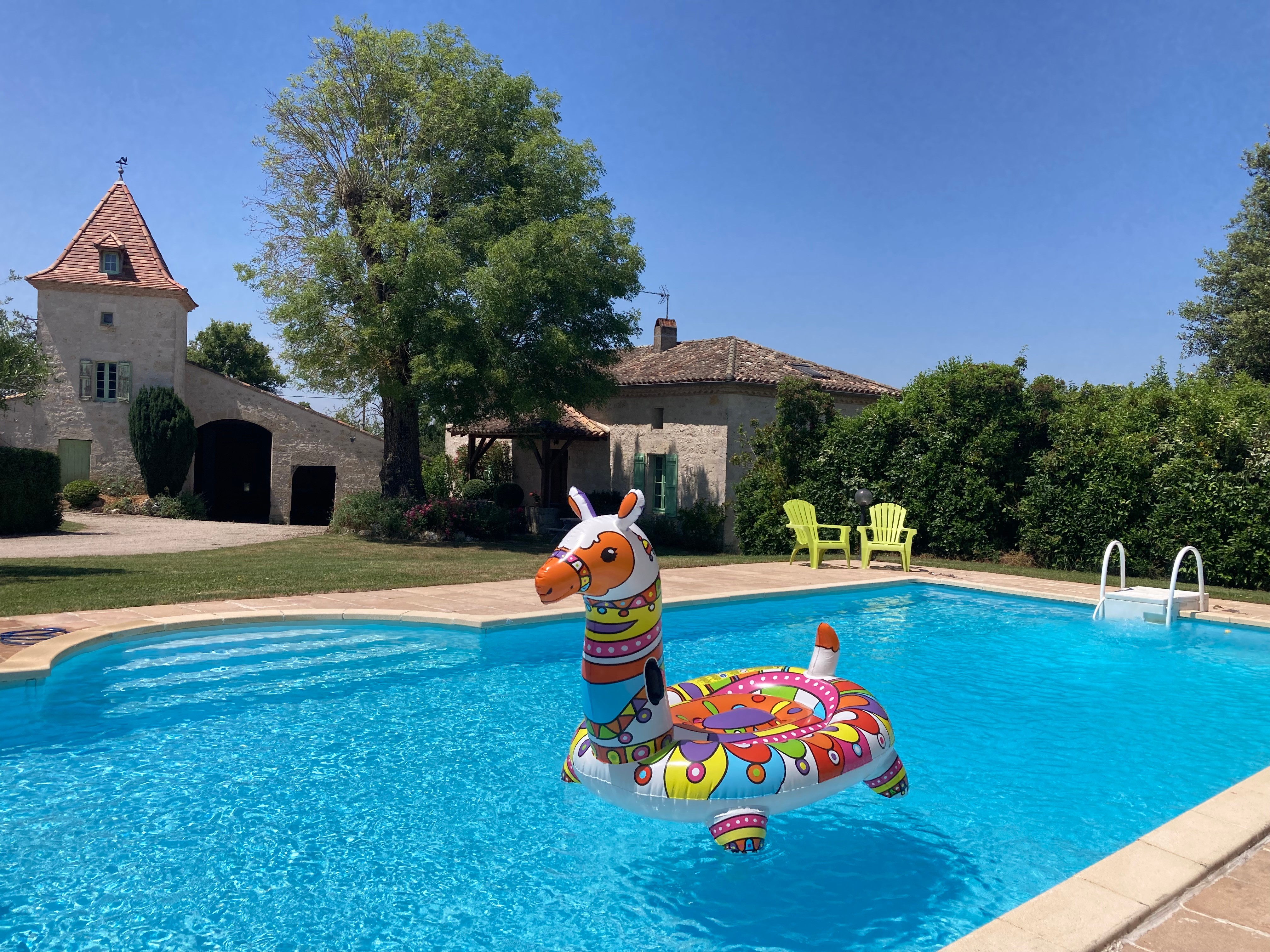 Piscine entièrement privative et sans vis à vis dimensions 10x5