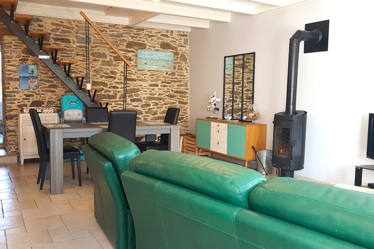 Maison de plain-pied. Grande pièce de vie avec salon et séjour.
Crédits photo : Clévacances Haute Bretagne