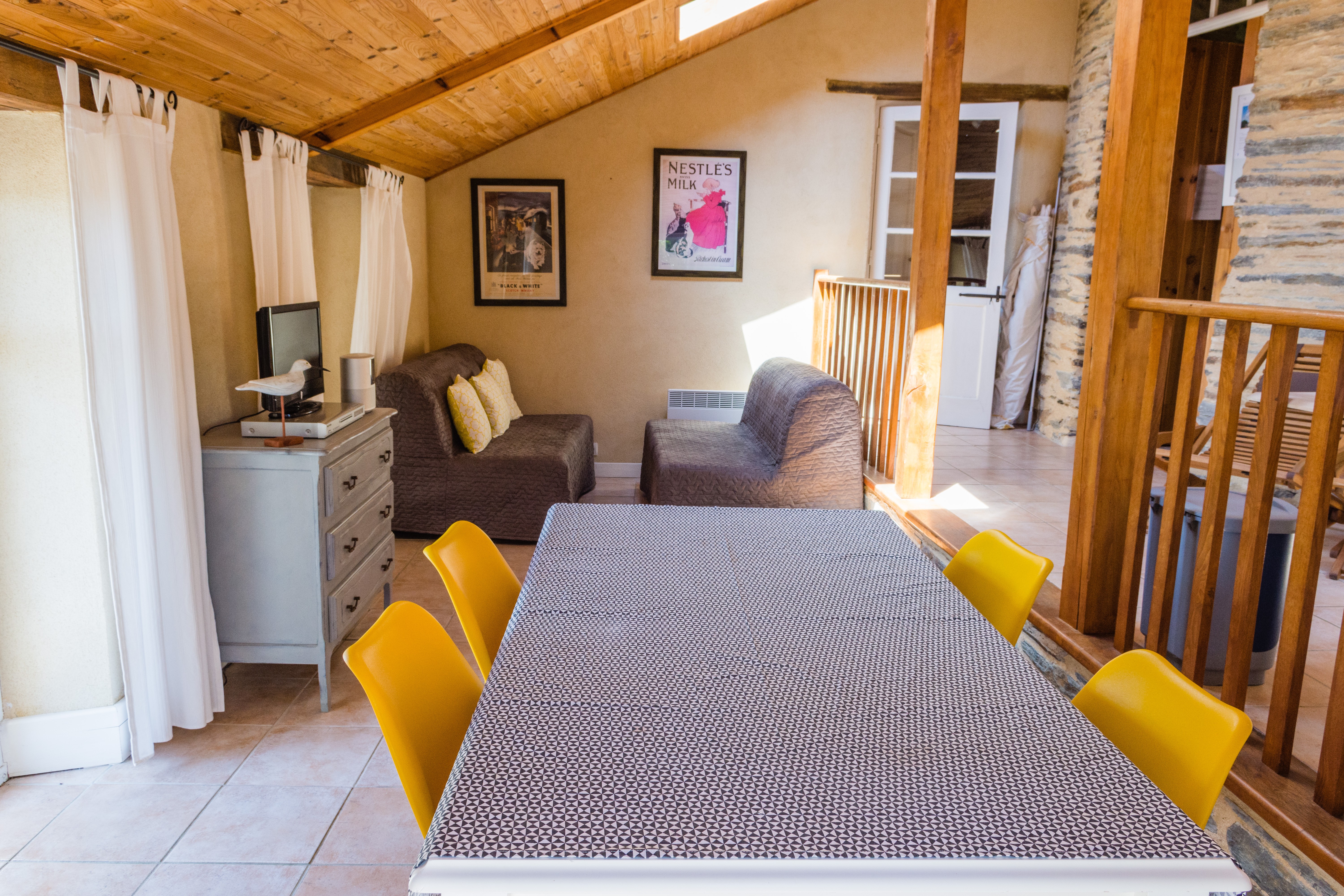 Espace cuisine, salon, salle à manger