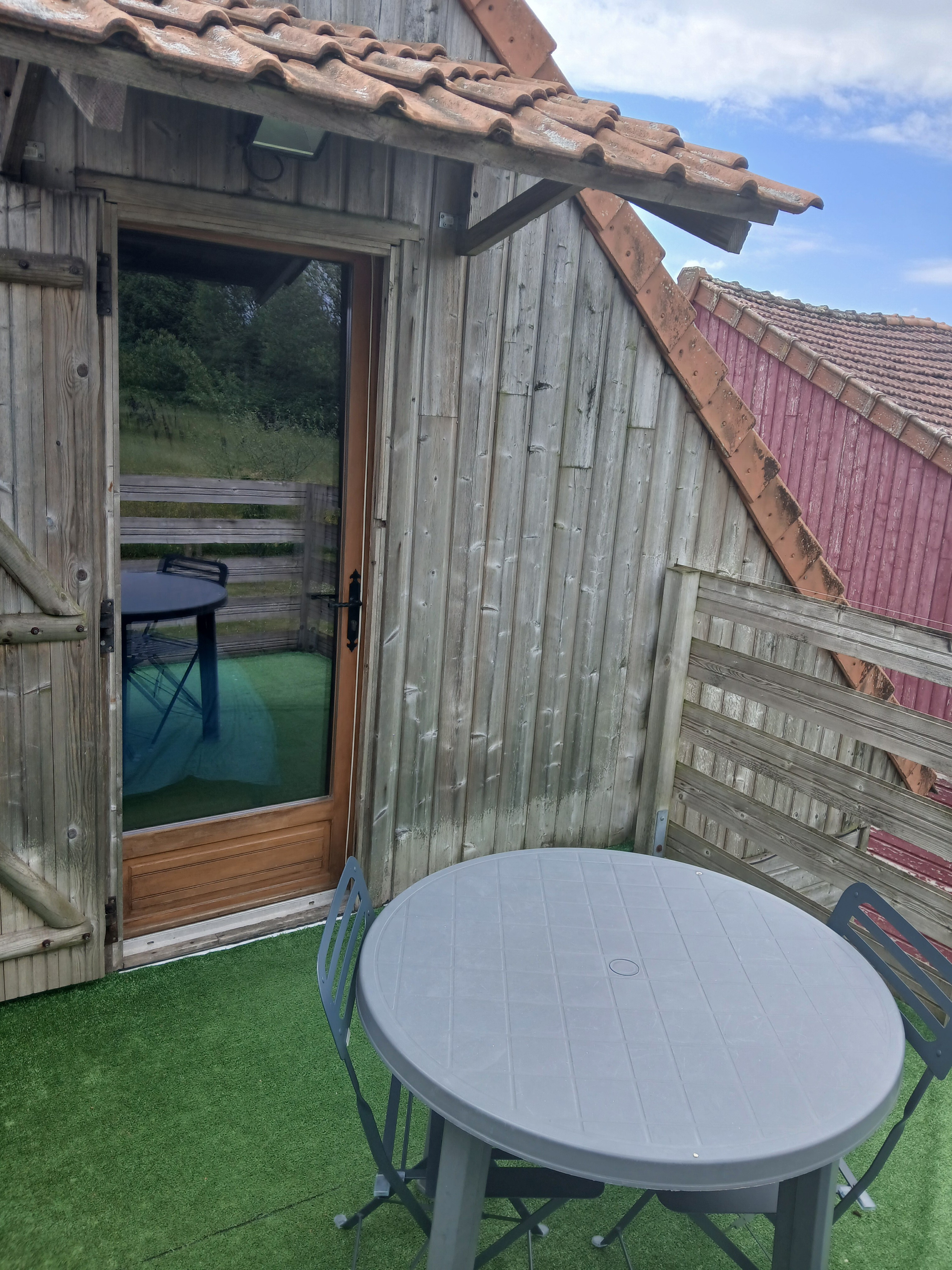 Balcon accès chambre Nibas La Somme