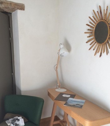 Chambre Côté jardin, coin bureau