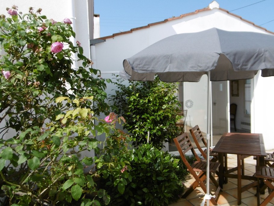 Terrasse sur l'arrière de la maison