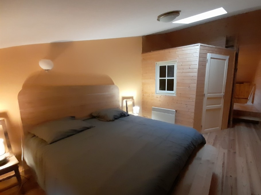 Chambre 2 et salle de bain