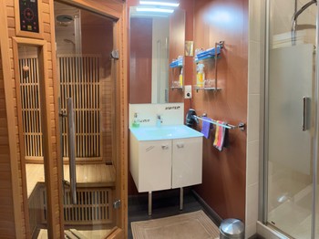 Salle d'eau et sauna