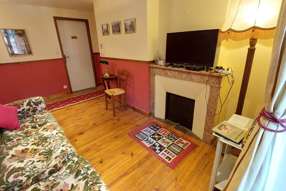 Salon au 1 er étage avec TV