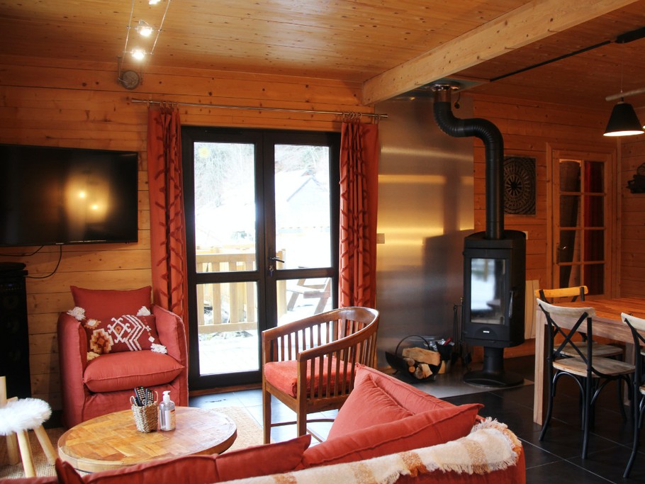 Pièce de vie, vue depuis la cuisine