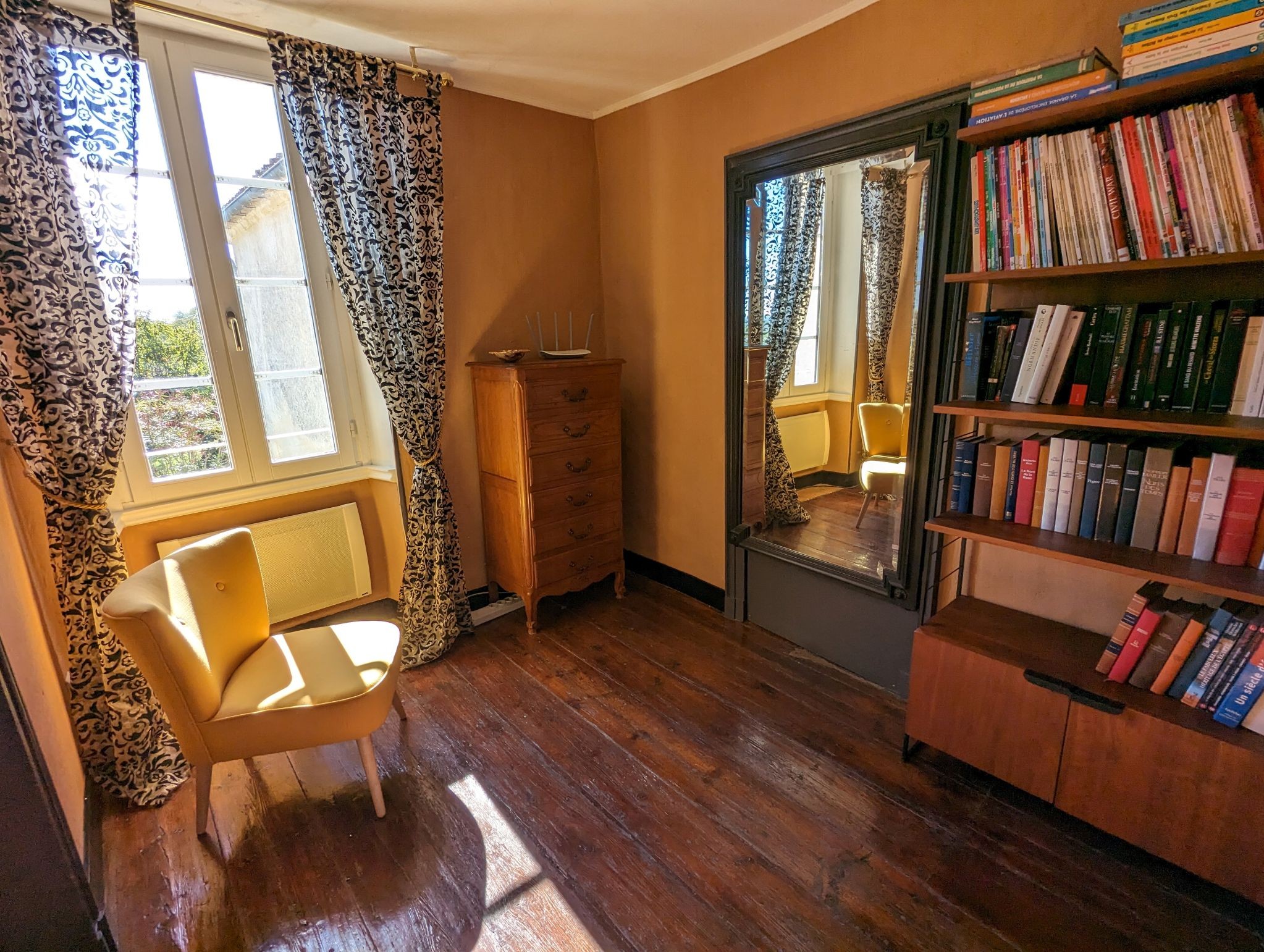 A boudoir with a private library on the first floor