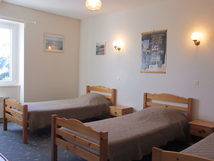 Chambre 3 lits 90