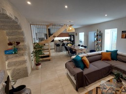 Vue d'ensemble de la pièce de vie