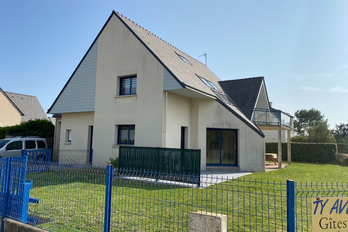 Maison et son jardin clos