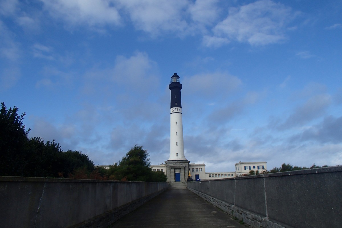 embarquez pour l'  ILE DE SEIN