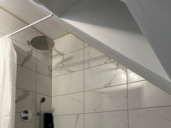 Chambre familiale Jules et Léonard salle d'eau