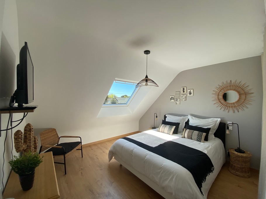 Chambre 1 étage avec TV