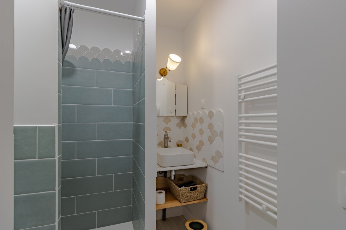 Salle d'eau chambre 1 MOULIN DE SIRAMON à St Céré Lot 46