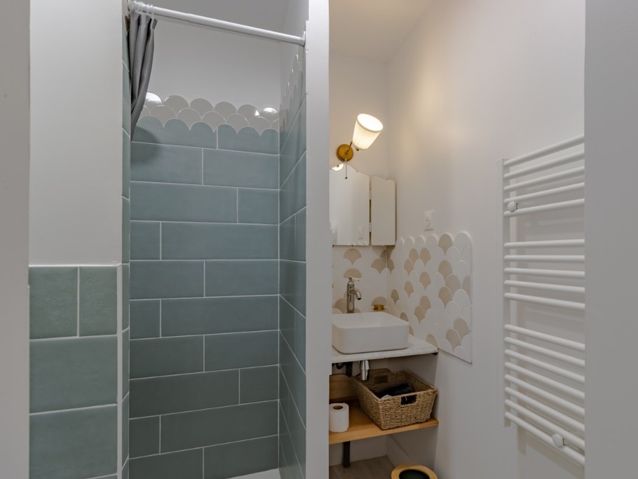 Salle d'eau chambre 1 MOULIN DE SIRAMON à St Céré Lot 46