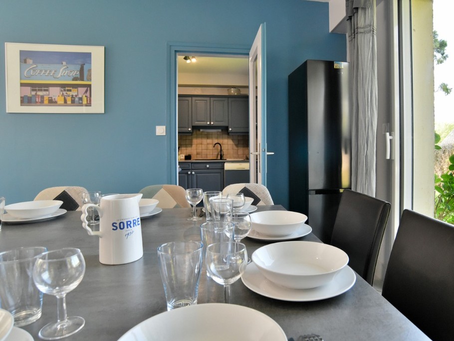 Coin séjour accès cuisine