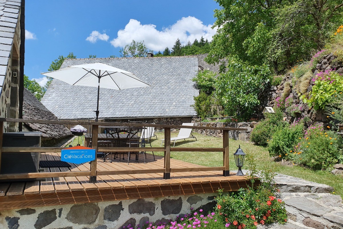 LA TERRASSE ET LE TERRAIN PRIVATIF