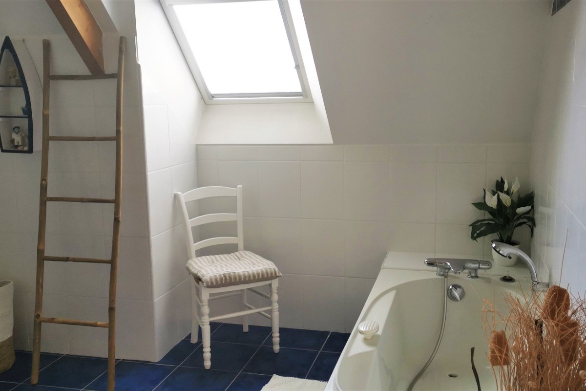 Salle de bain à l'étage
