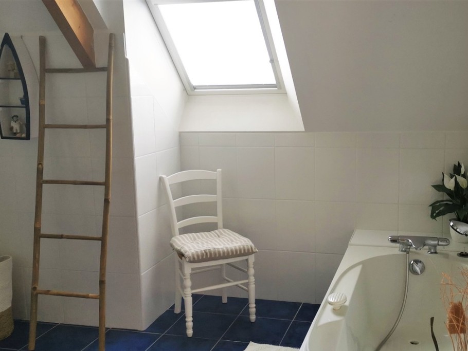 Salle de bain à l'étage