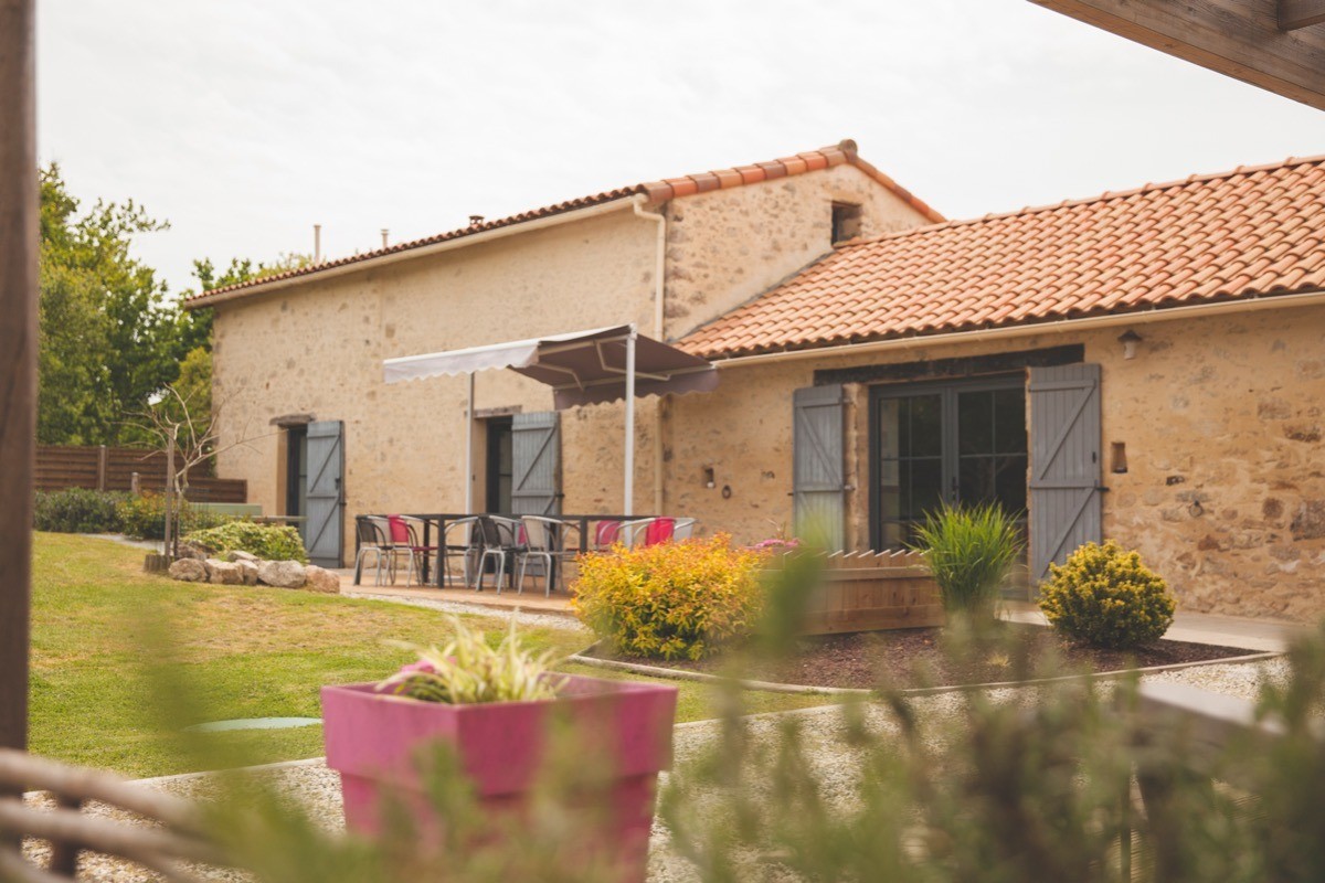 2 terrasses extérieures sur terrain de près de 1000m2